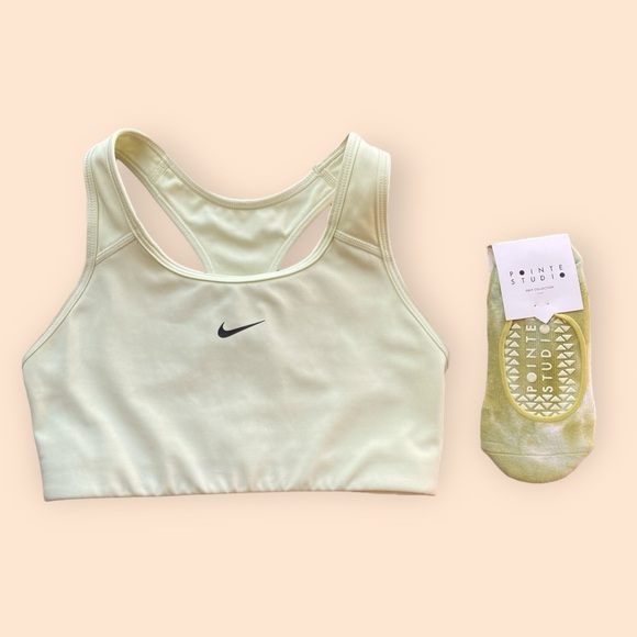 Nike Top & Pointe Studio Yoga Sox NWT Light Mint Size S Excellent Condition! - Picture 3 of 9